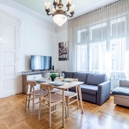 Huge Apartment In The City Center Budapest Bagian luar foto