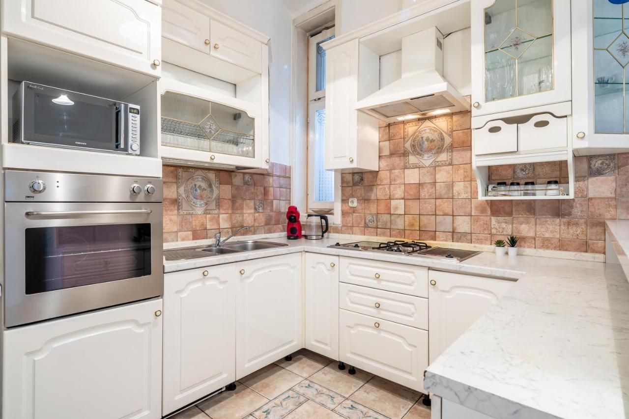 Huge Apartment In The City Center Budapest Bagian luar foto