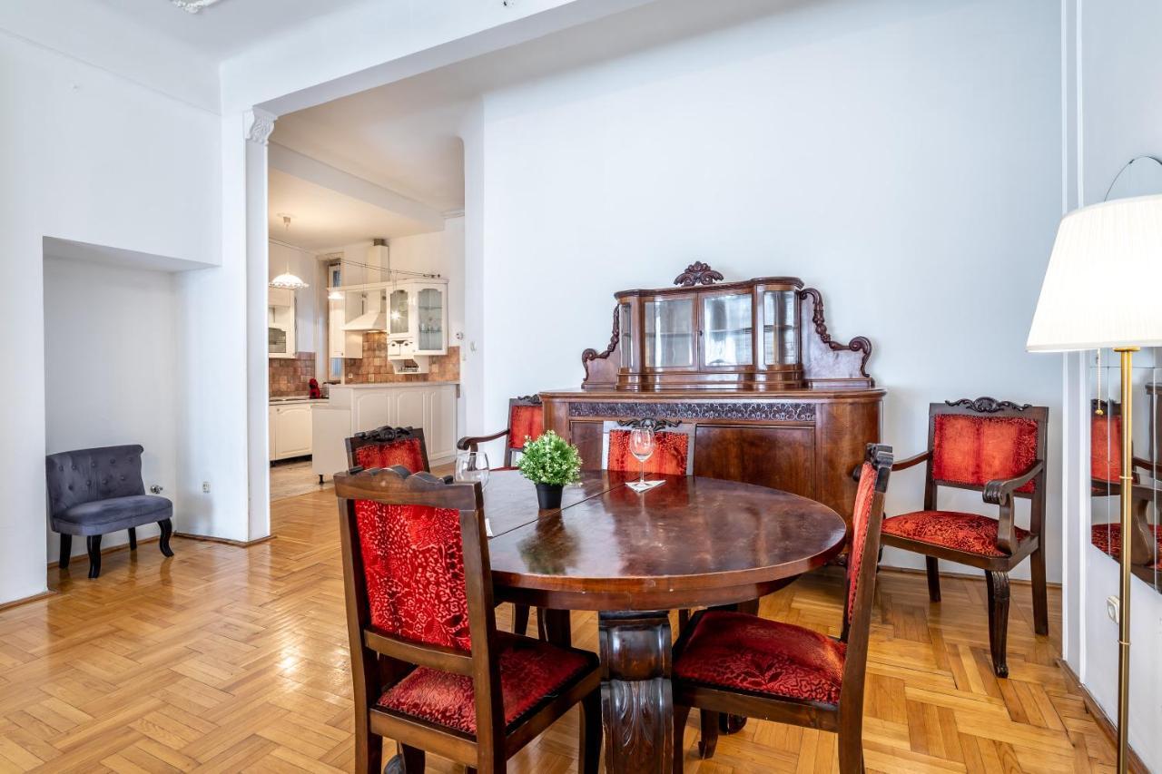 Huge Apartment In The City Center Budapest Bagian luar foto