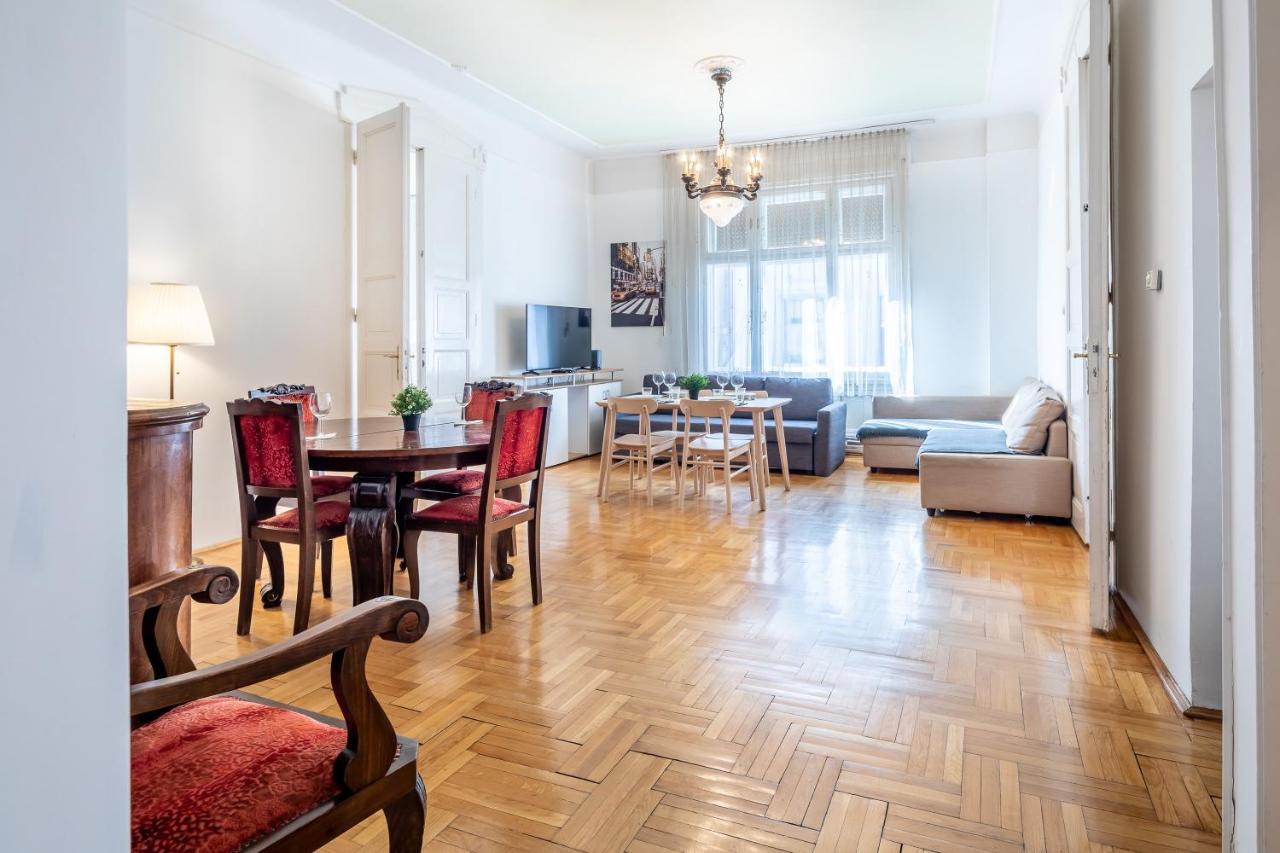 Huge Apartment In The City Center Budapest Bagian luar foto