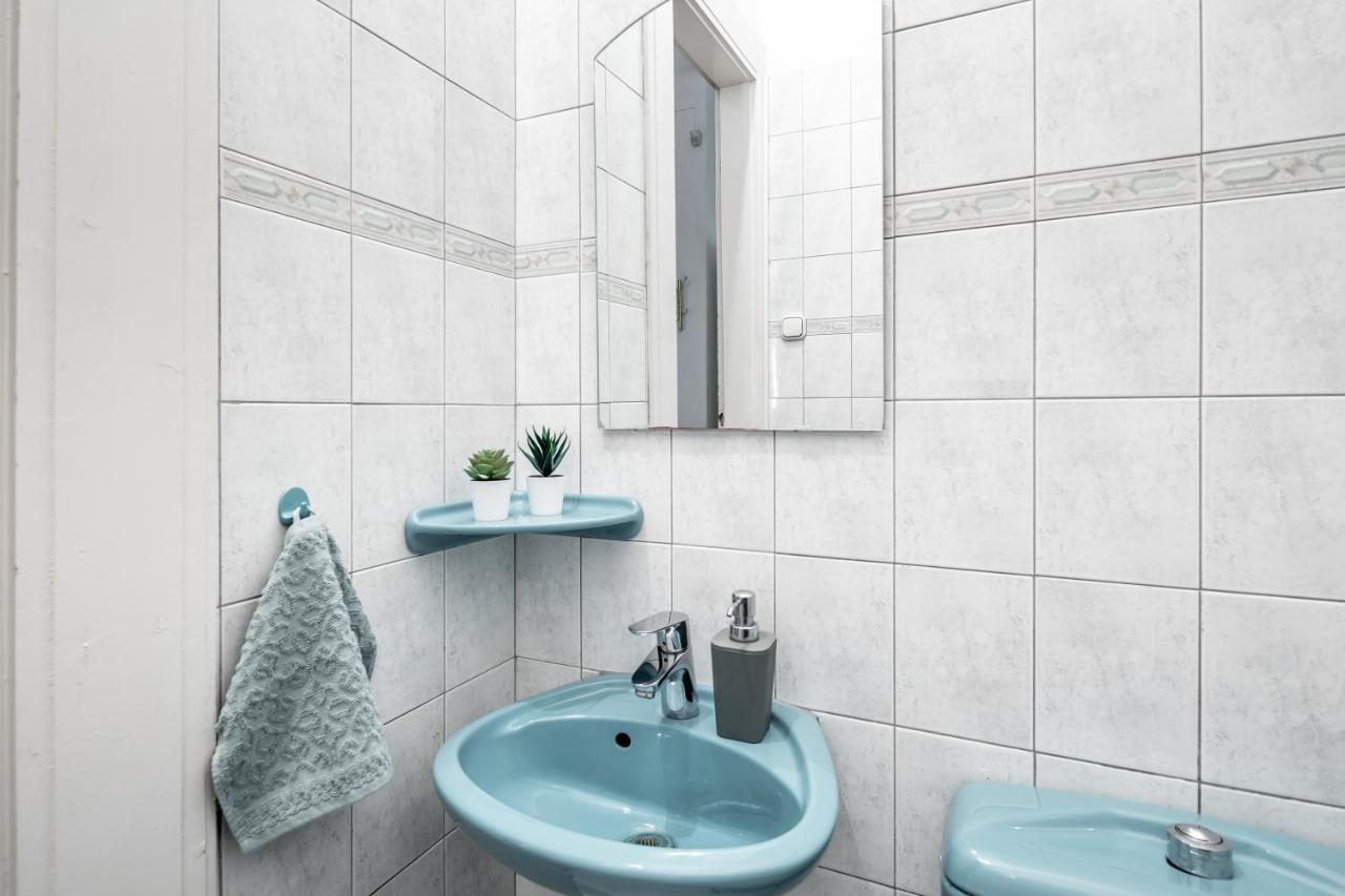Huge Apartment In The City Center Budapest Bagian luar foto