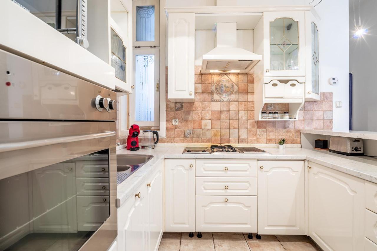 Huge Apartment In The City Center Budapest Bagian luar foto